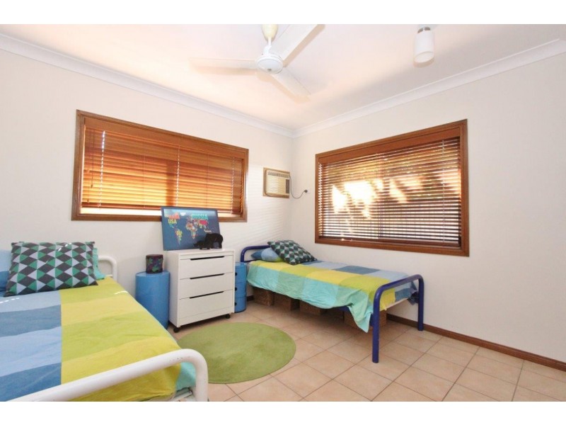 43 Yule Ave, Clifton Beach QLD 4879