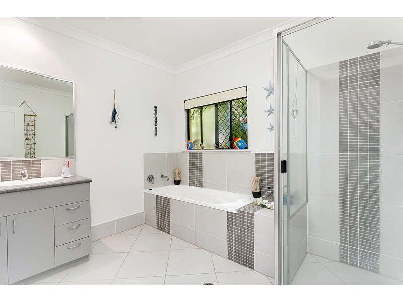 Clifton Beach QLD 4879