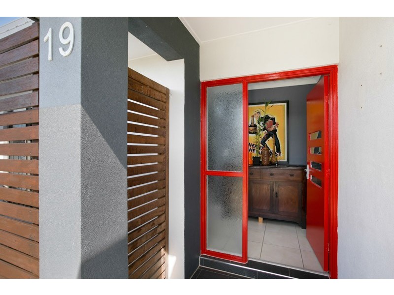 19 Hetherton Street, Smithfield QLD 4878