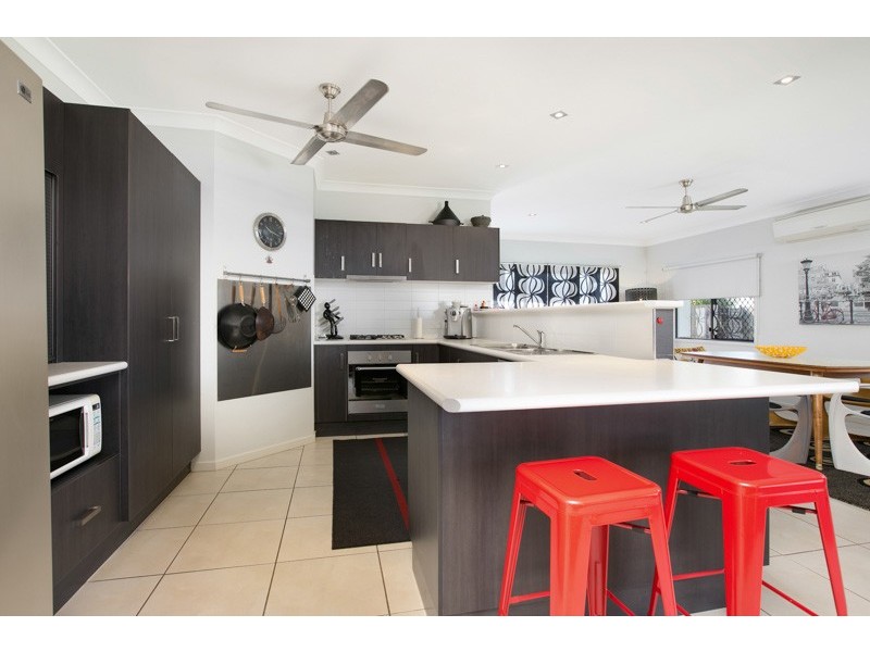 19 Hetherton Street, Smithfield QLD 4878