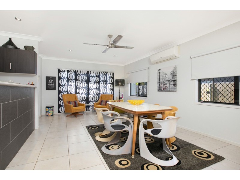 19 Hetherton Street, Smithfield QLD 4878