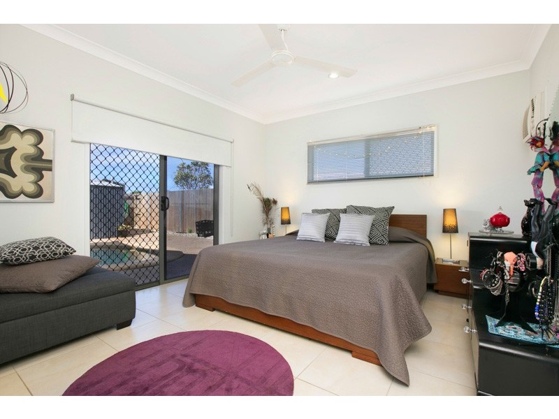 19 Hetherton Street, Smithfield QLD 4878