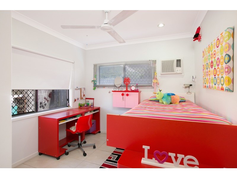 19 Hetherton Street, Smithfield QLD 4878