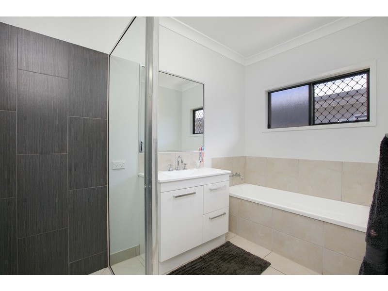 19 Hetherton Street, Smithfield QLD 4878