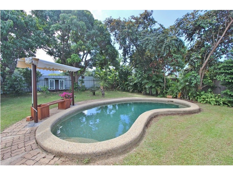 Clifton Beach QLD 4879