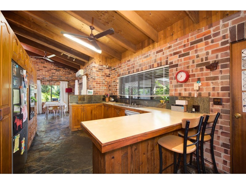 32 Petersen Street, Trinity Beach QLD 4879