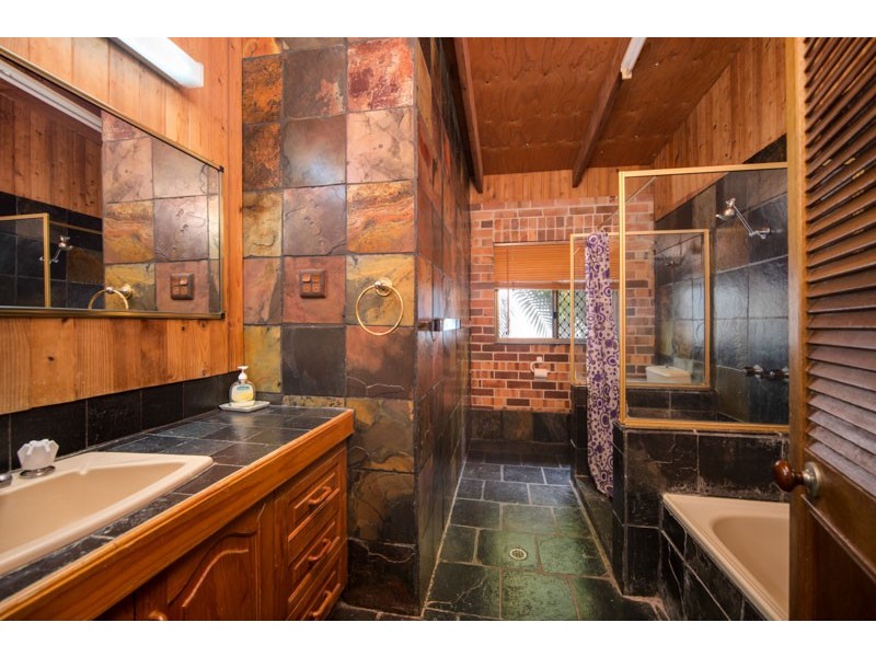 32 Petersen Street, Trinity Beach QLD 4879