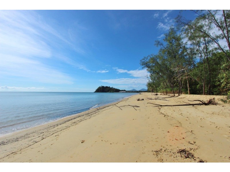 14 Coastline Parade, Trinity Beach QLD 4879