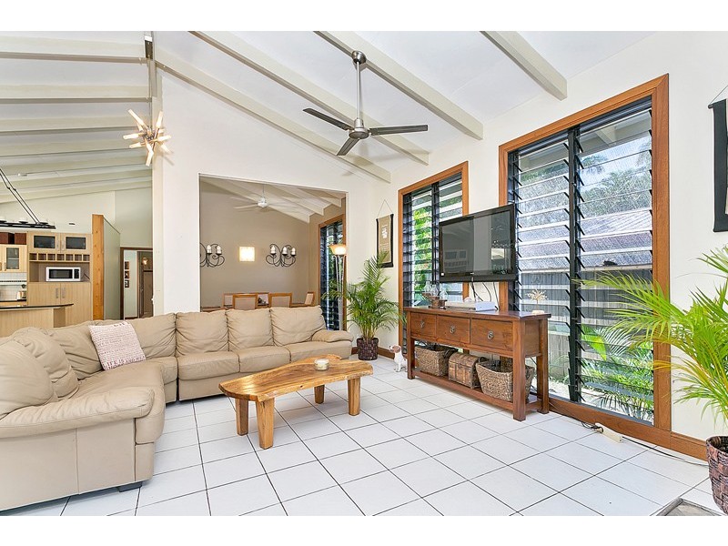 54 Terebra Street, Palm Cove QLD 4879