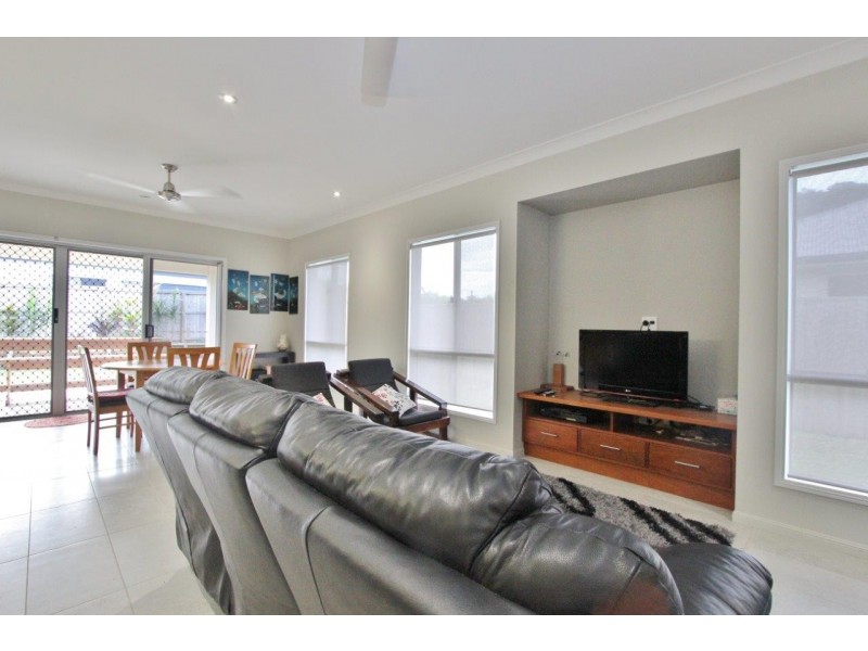 10 Starboard Street, Trinity Beach QLD 4879