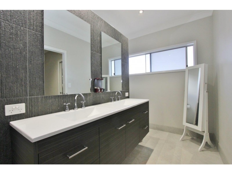 10 Starboard Street, Trinity Beach QLD 4879