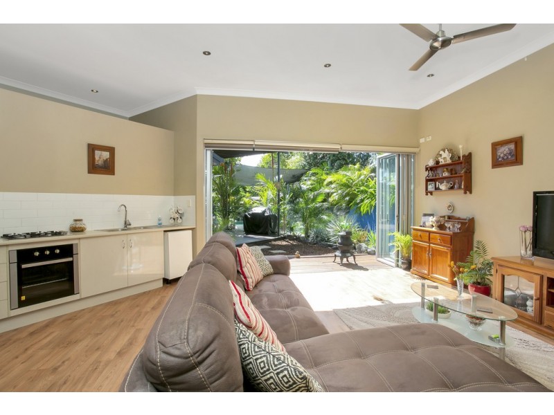 4 Chelsea Close, Kewarra Beach QLD 4879