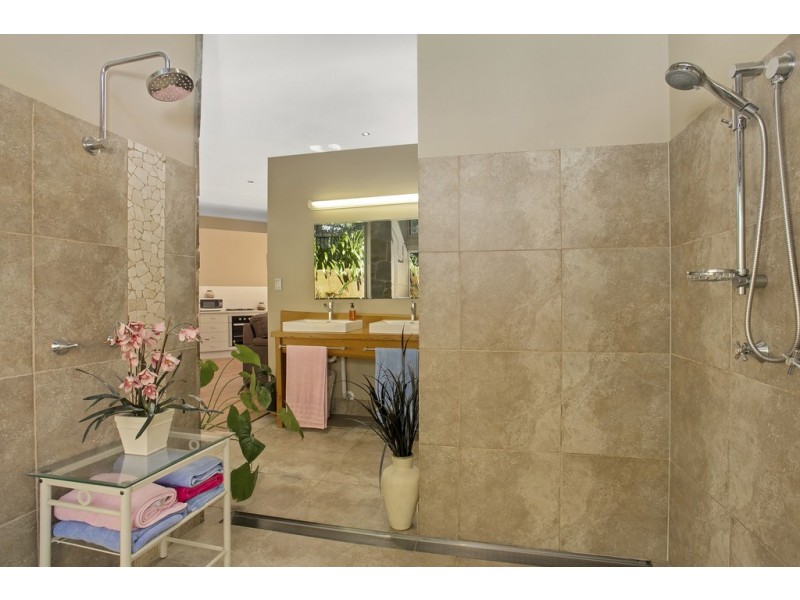 4 Chelsea Close, Kewarra Beach QLD 4879