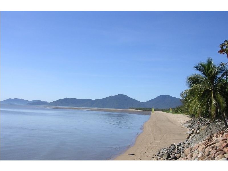 66 Cinderella St, Machans Beach QLD 4878