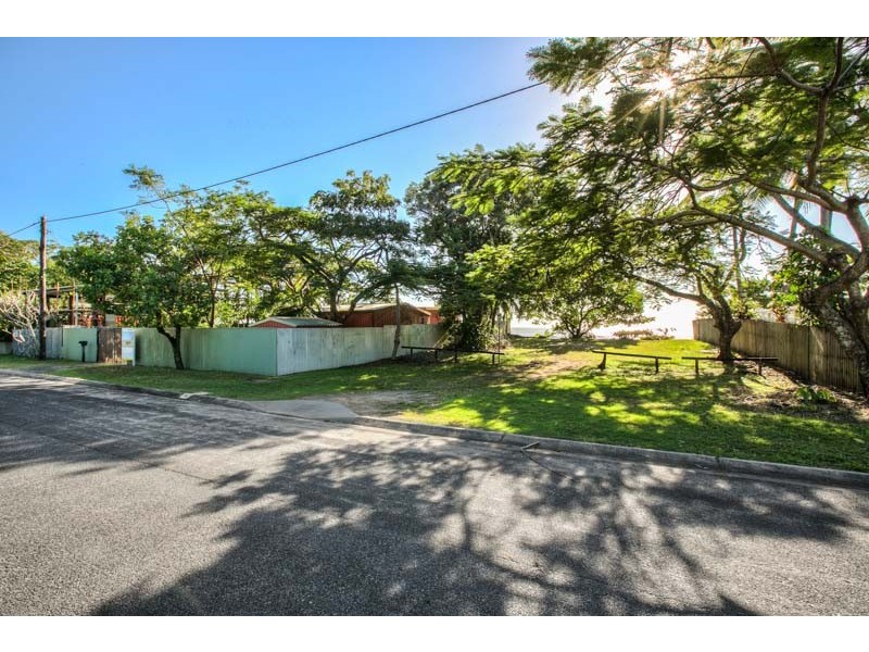 66 Cinderella St, Machans Beach QLD 4878