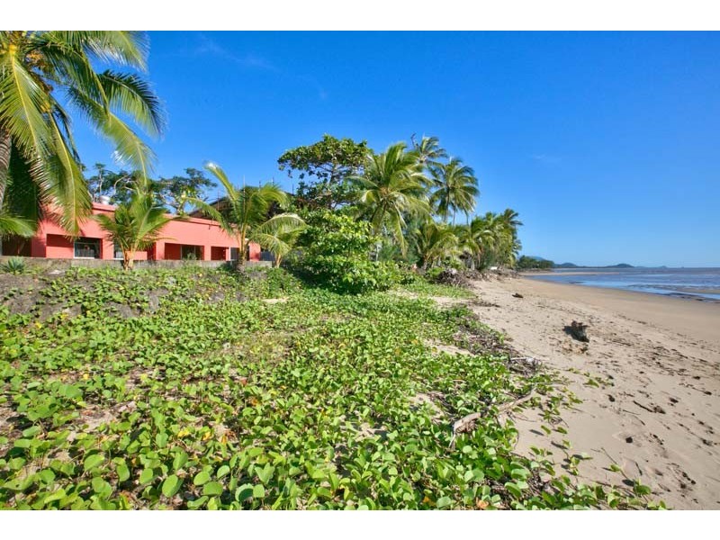 66 Cinderella St, Machans Beach QLD 4878