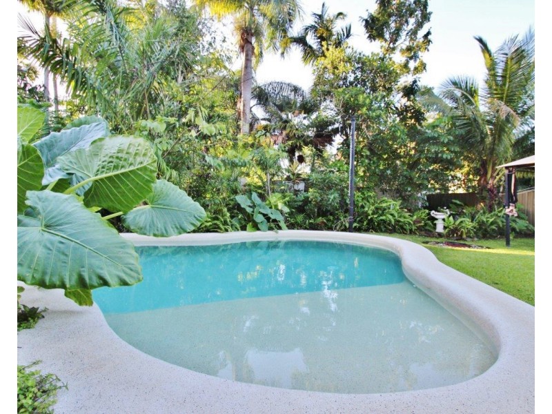 10 Kavieng Street, Trinity Beach QLD 4879