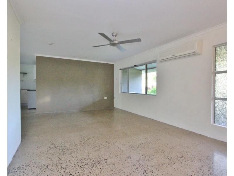 10 Kavieng Street, Trinity Beach QLD 4879