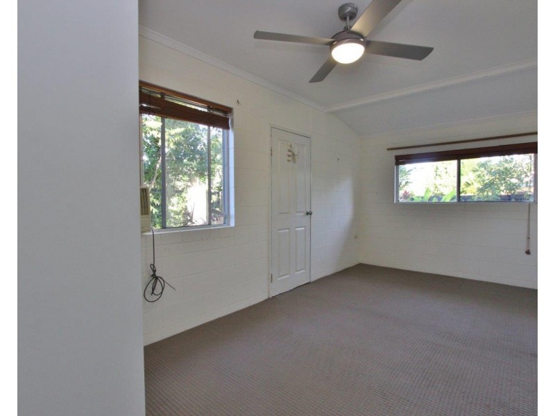 10 Kavieng Street, Trinity Beach QLD 4879