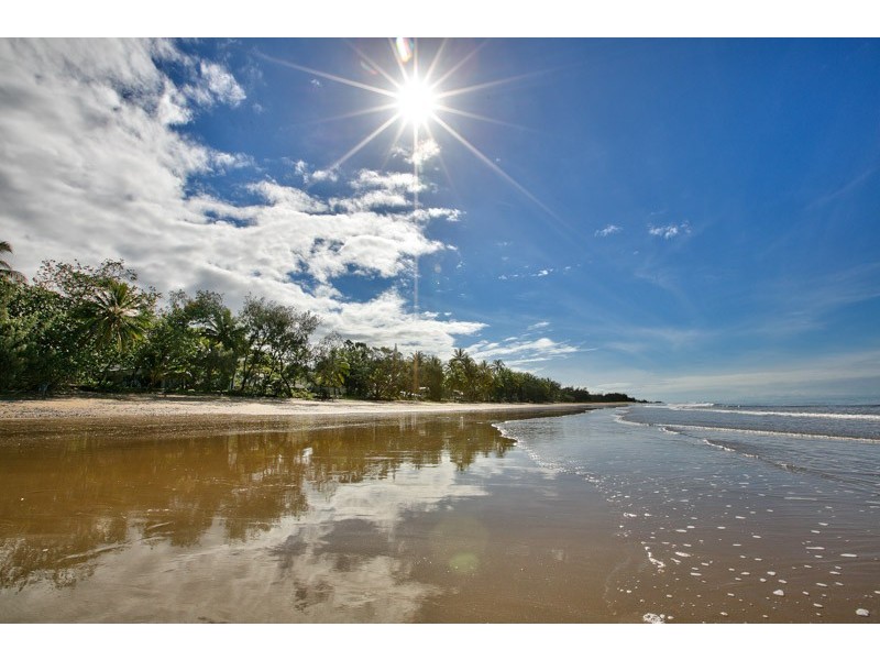 Oak Beach QLD 4877