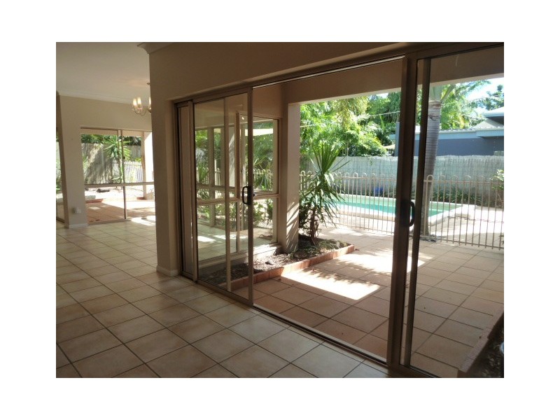 15 Barrier Close, Clifton Beach QLD 4879