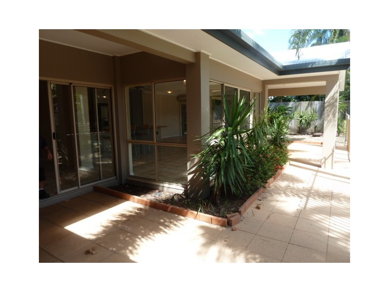 15 Barrier Close, Clifton Beach QLD 4879