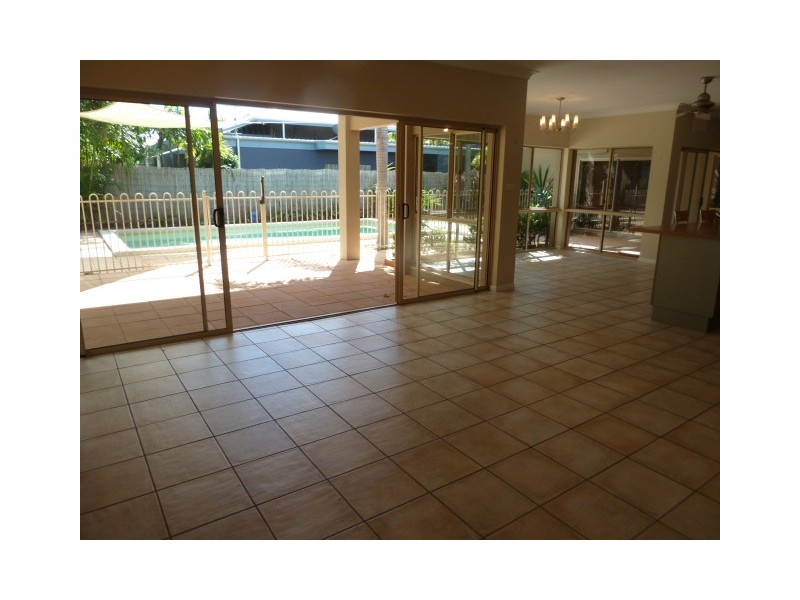 15 Barrier Close, Clifton Beach QLD 4879