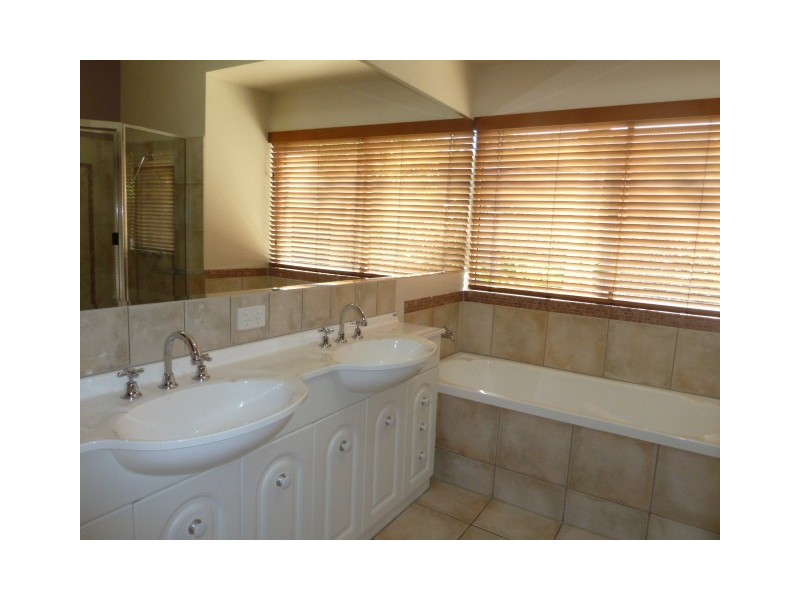 15 Barrier Close, Clifton Beach QLD 4879