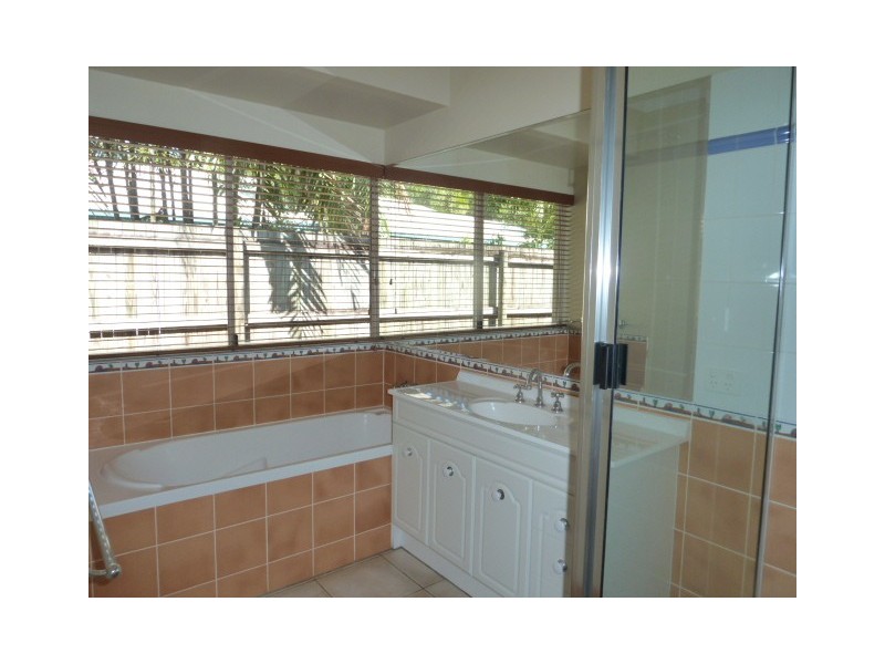 15 Barrier Close, Clifton Beach QLD 4879