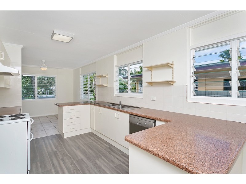 46 Heavey Crescent, Whitfield QLD 4870