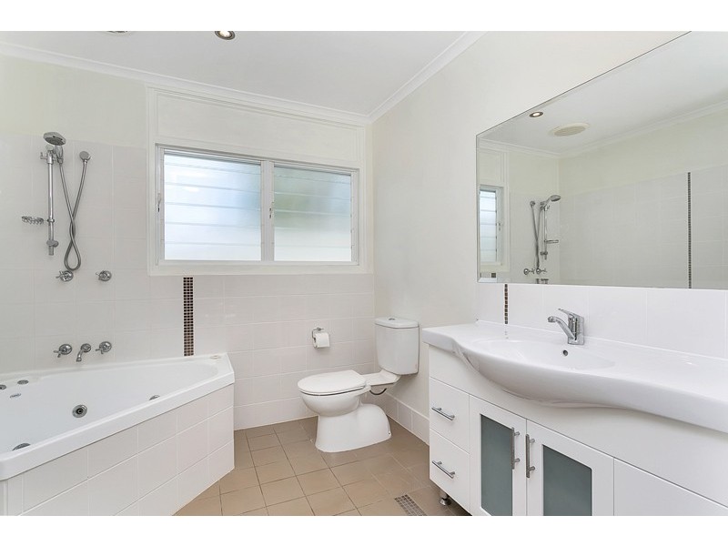 46 Heavey Crescent, Whitfield QLD 4870