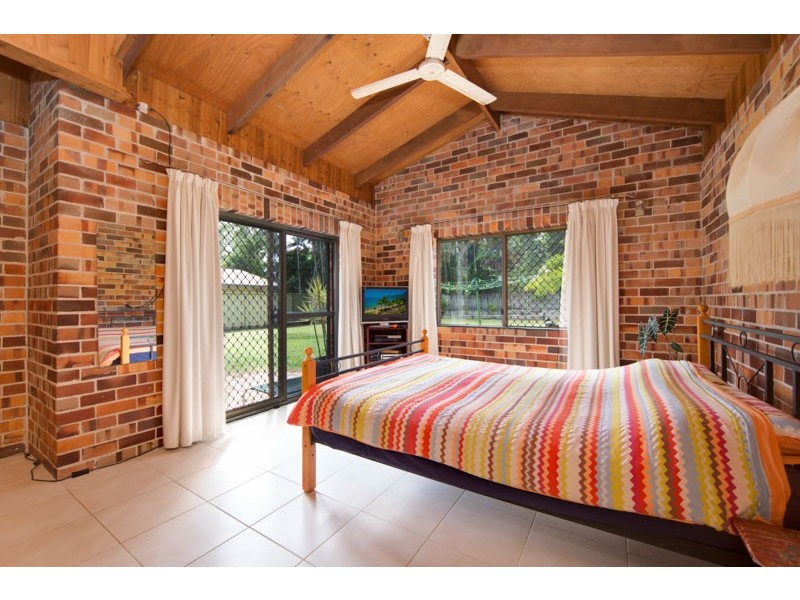 32 Petersen Street, Trinity Beach QLD 4879