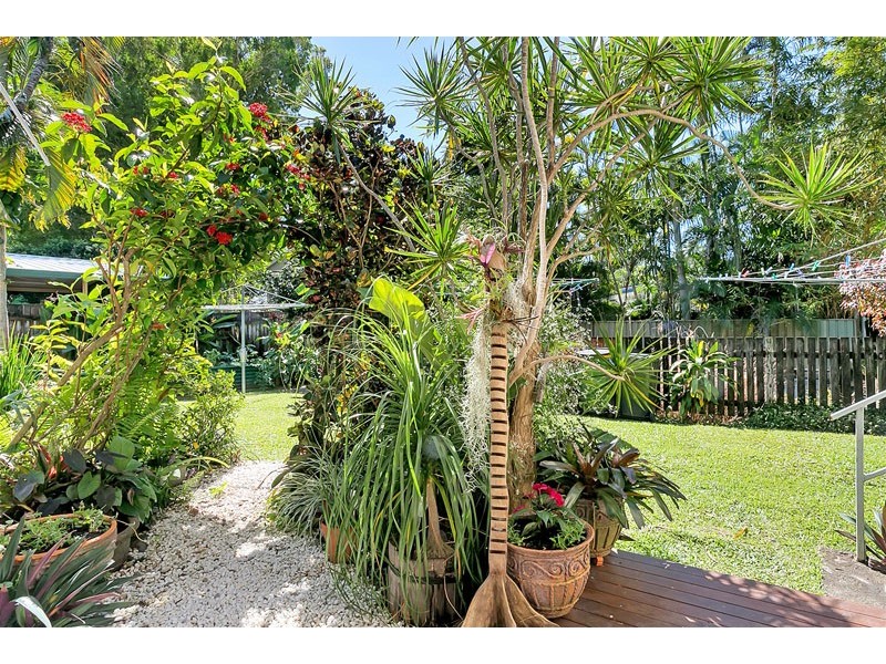 Holloways Beach QLD 4878