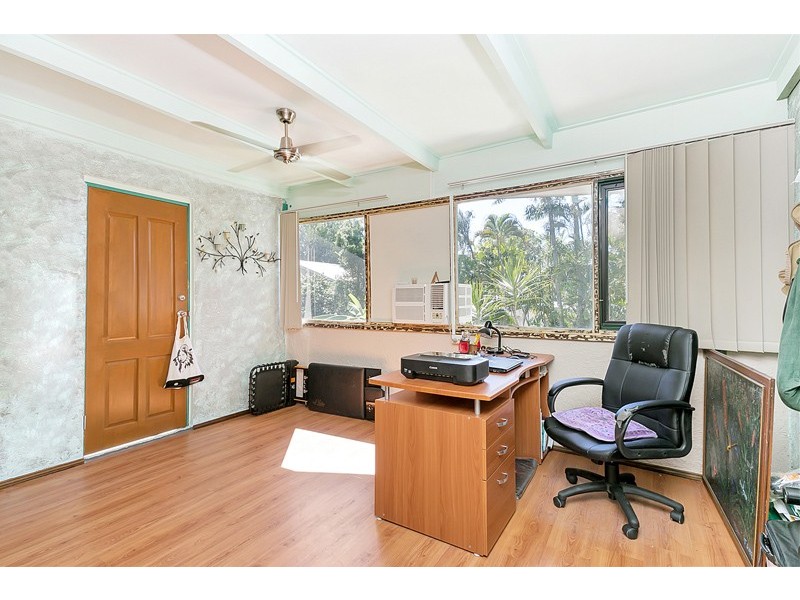 Holloways Beach QLD 4878