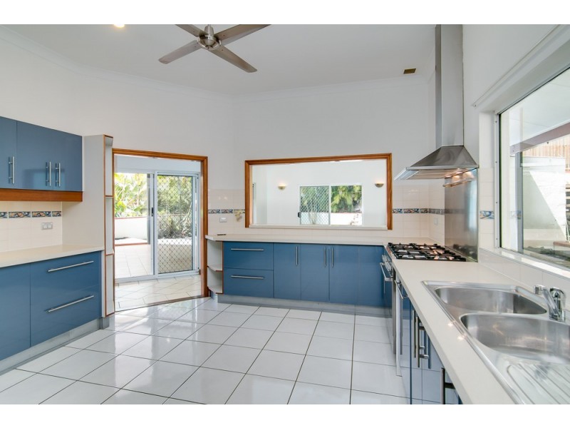 11 Mangosteen Close, Smithfield QLD 4878