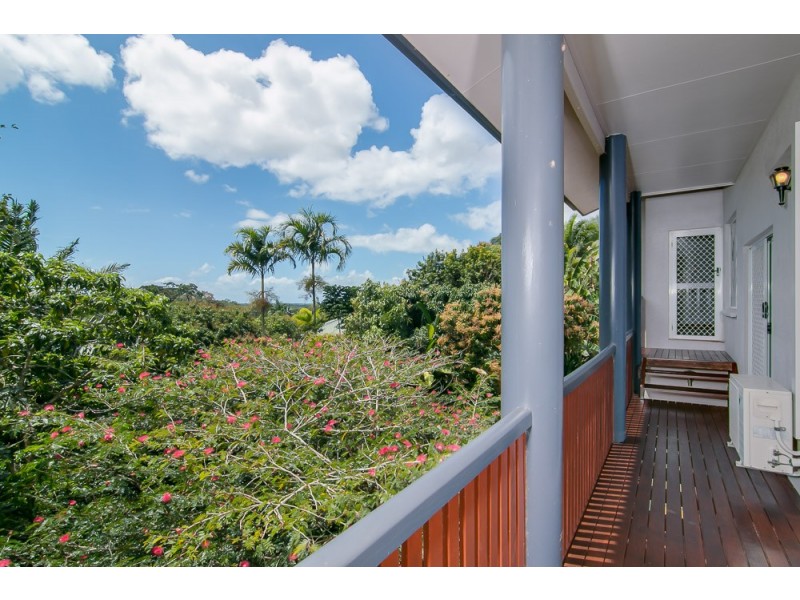 11 Mangosteen Close, Smithfield QLD 4878