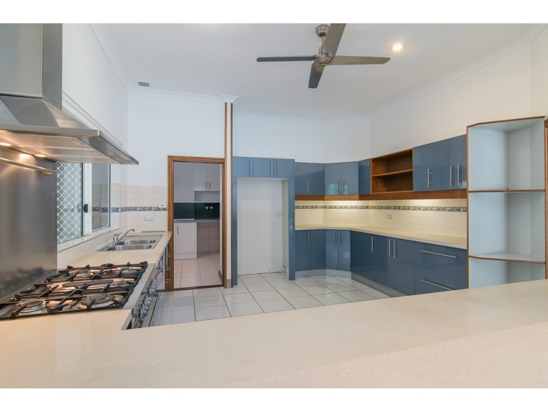 11 Mangosteen Close, Smithfield QLD 4878