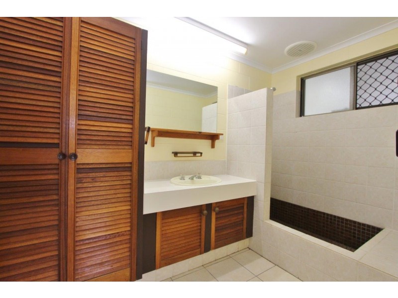 27 Kavieng Street, Trinity Beach QLD 4879