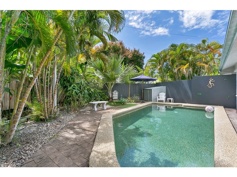 Clifton Beach QLD 4879