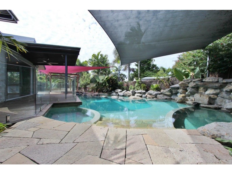 4 Chelsea Close, Kewarra Beach QLD 4879