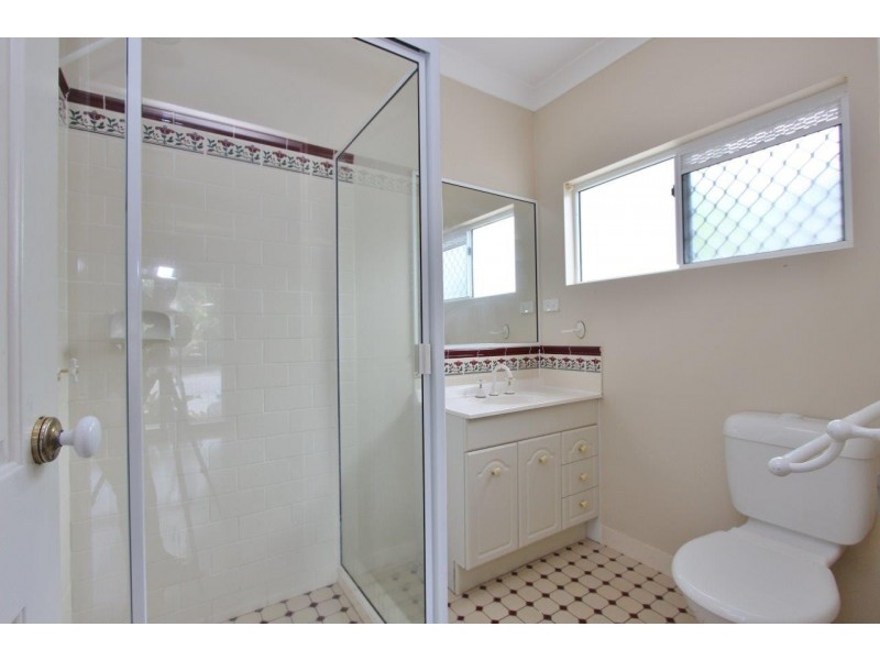 4 Chelsea Close, Kewarra Beach QLD 4879