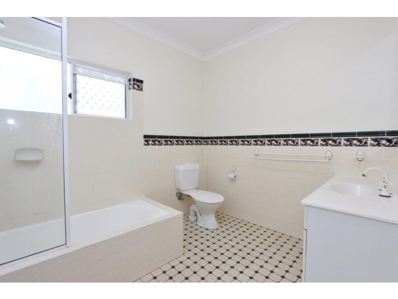 4 Chelsea Close, Kewarra Beach QLD 4879