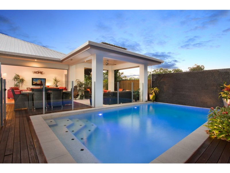 21 Muller Street, Palm Cove QLD 4879