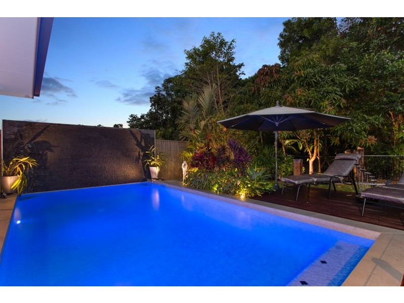 21 Muller Street, Palm Cove QLD 4879