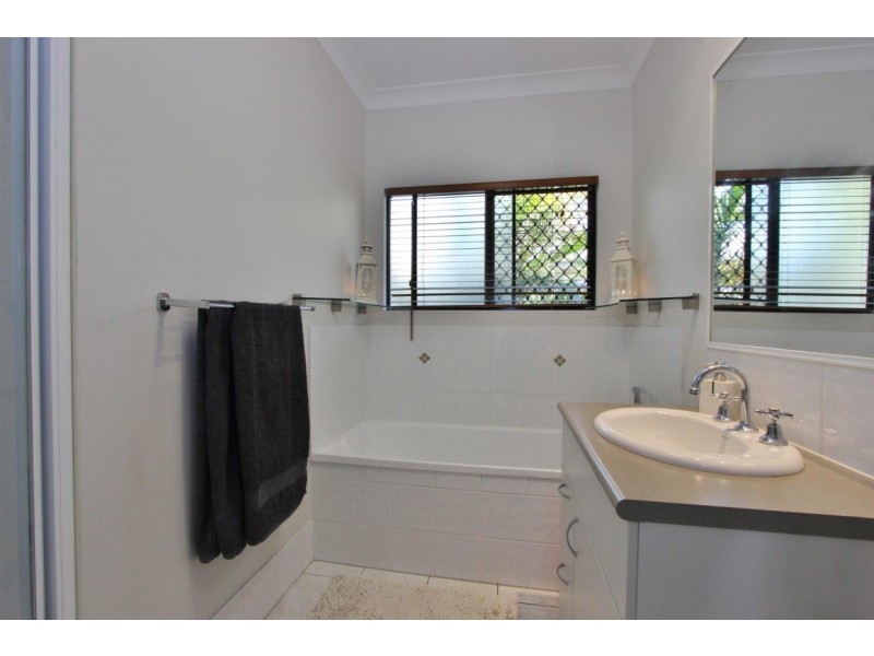 6 Vetiver Street, Trinity Park QLD 4879