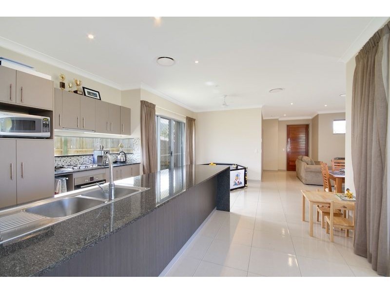 10 Paradise Palms Drive, Kewarra Beach QLD 4879