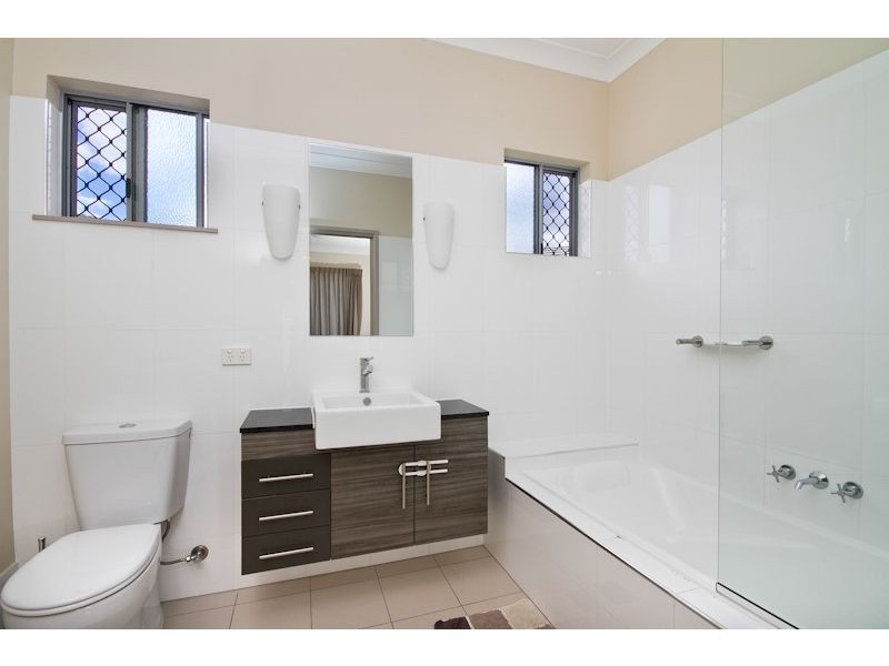 10 Paradise Palms Drive, Kewarra Beach QLD 4879