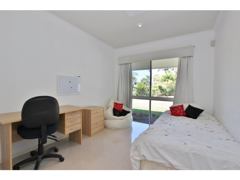 1 Stream Ave, Kewarra Beach QLD 4879