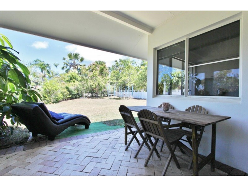 1 Stream Ave, Kewarra Beach QLD 4879
