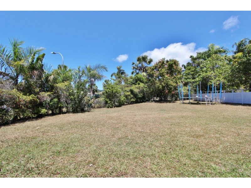 1 Stream Ave, Kewarra Beach QLD 4879